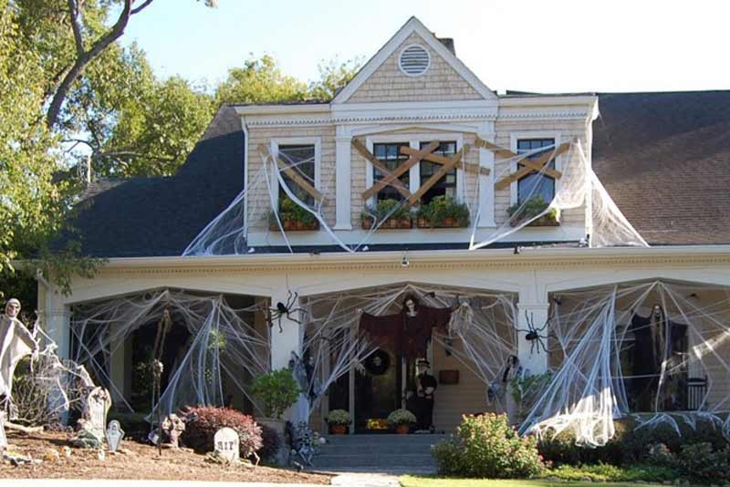 outdoor Halloween decorations