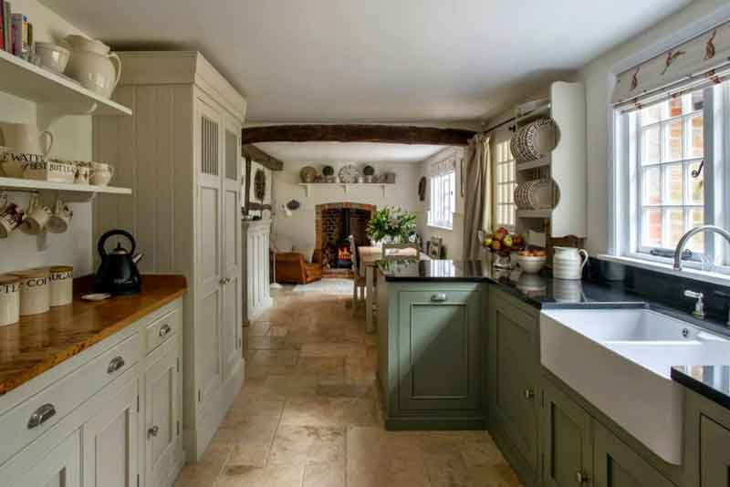 farmhouse sink